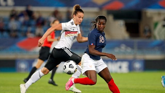 Felicitas Rauch (l) musste sich mit den DFB-Frauen Frankreich knapp geschlagen geben. Felicitas Rauch (l) musste sich mit den DFB-Frauen Frankreich knapp geschlagen geben.