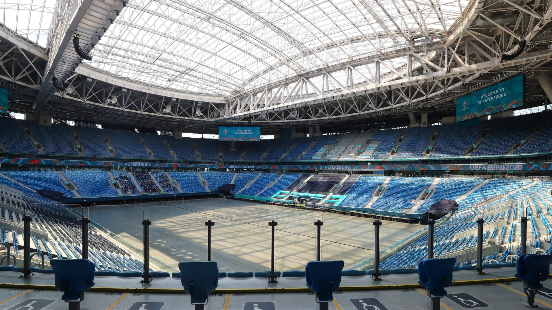 Das EM-Stadion von St. Petersburg: Hier trifft das russische Team am Samstag auf Belgien.