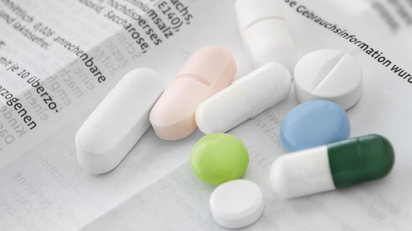 Medikamente: Arznei sollte in der Apotheke abgegeben werden.
