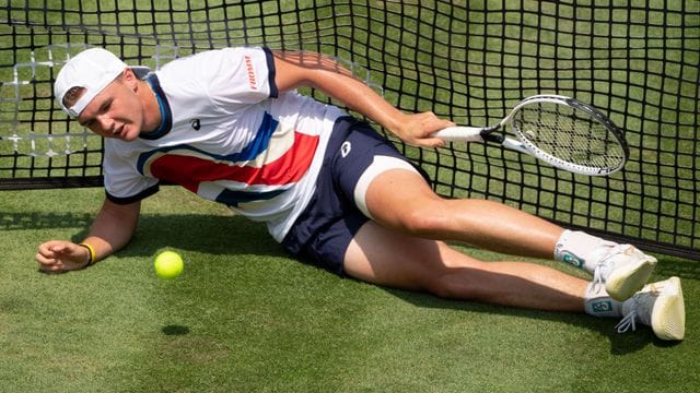 Unterliegt in Stuttgart auf Rasen Sam Querrey: Dominic Stricker aus der Schweiz. Unterliegt in Stuttgart auf Rasen Sam Querrey: Dominic Stricker aus der Schweiz.
