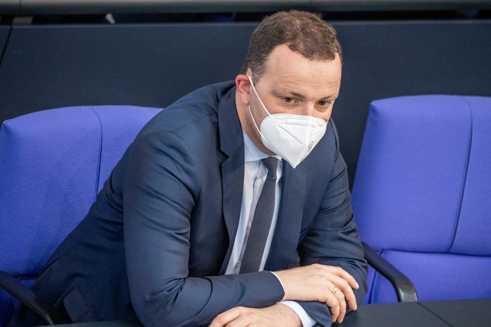 Im Masken-Dilemma: Jens Spahn muss heftige Kritik im Bundestag einstecken.