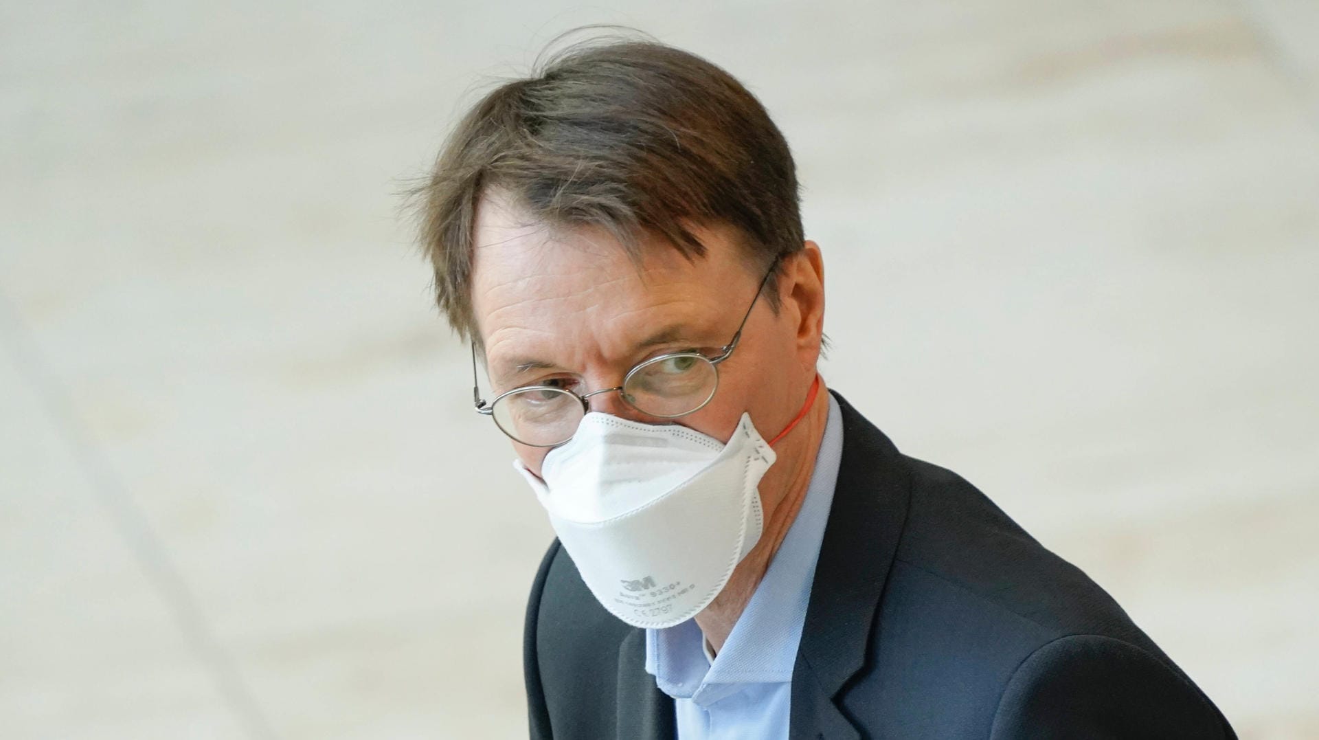 Karl Lauterbach im deutschen Bundestag: Der SPD-Gesundheitspolitiker geht nicht von einem größeren Corona-Ausbruch durch die Fußball-Europameisterschaft aus.