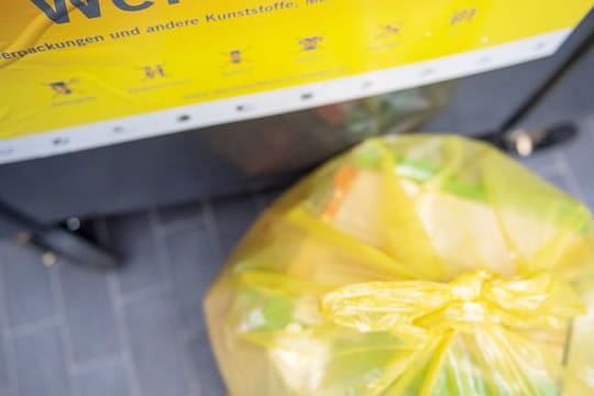 Wer den Müll richtig trennt, hilft beim Recycling und somit auch Ressourcen zu schonen.