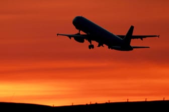 Abflug in den Urlaub: Das Reisen in Europa wird in diesem Sommer wieder möglich sein, auch wenn die Corona-Pandemie noch nicht vorbei ist.