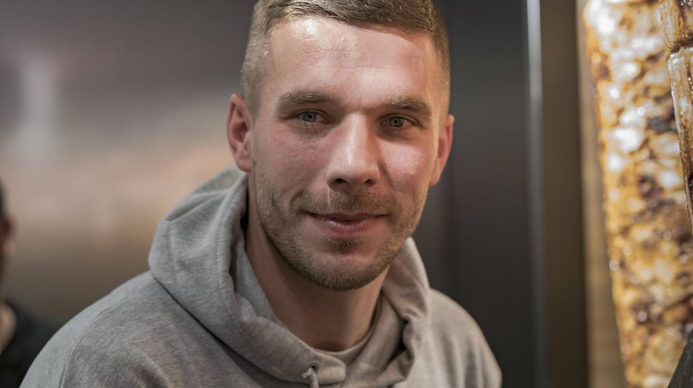 Lukas Podolski: Der Fußballstar feiert seinen zehnten Hochzeitstag.