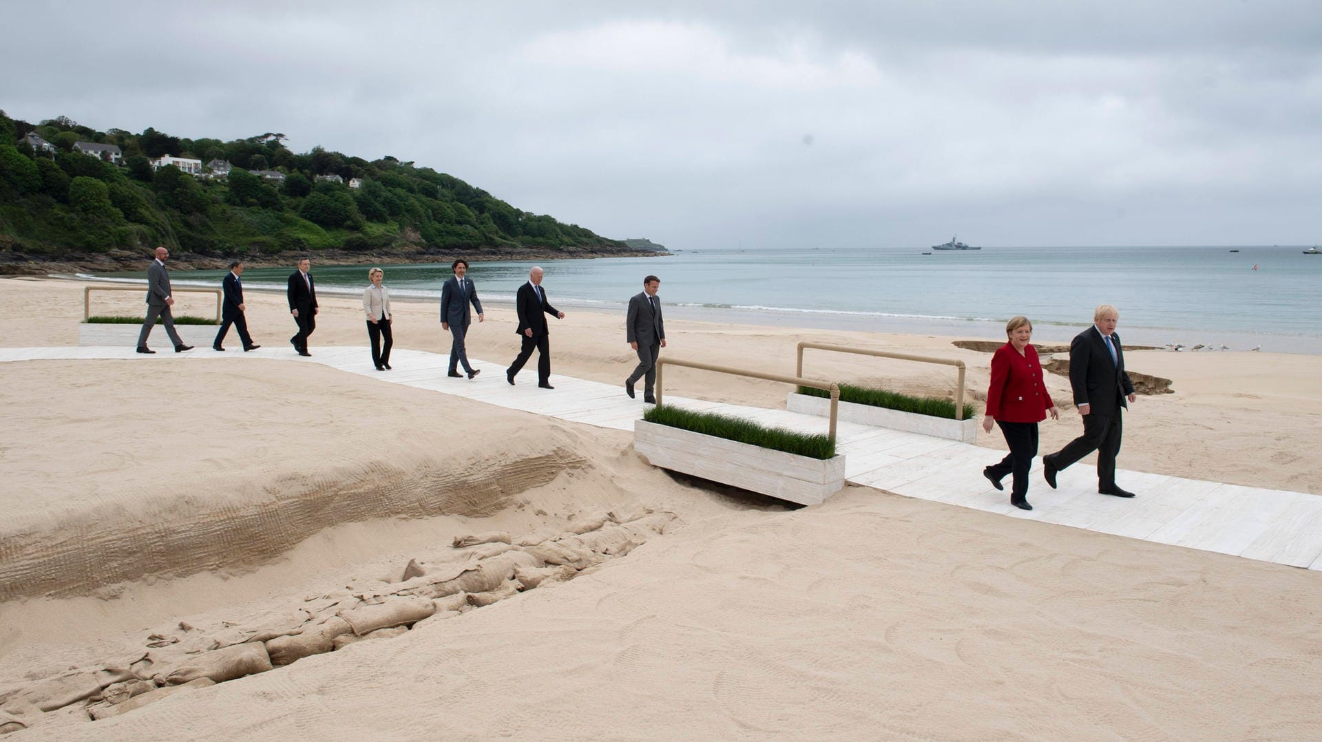 Gang zum Familienfoto: Boris Johnson ist als Premierminister Gastgeber des G7-Gipfels in Großbritannien.