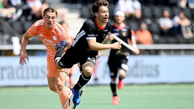 Hatten im EM-Endspiel das Nachsehen: Timm Herzbruch und die deutsche Hockey-Nationalmannschaft. Hatten im EM-Endspiel das Nachsehen: Timm Herzbruch und die deutsche Hockey-Nationalmannschaft.