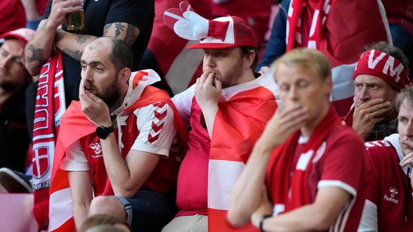 Die Fußball-Welt steht nach dem Zusammenbruch von Christian Eriksen unter Schock.