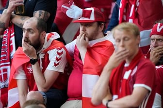 Die Fußball-Welt steht nach dem Zusammenbruch von Christian Eriksen unter Schock.