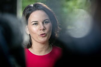 Annalena Baerbock: Die Grünen-Chefin ärgerte sich offenbar über einen eigenen Patzer bei ihrer Parteitagsrede.