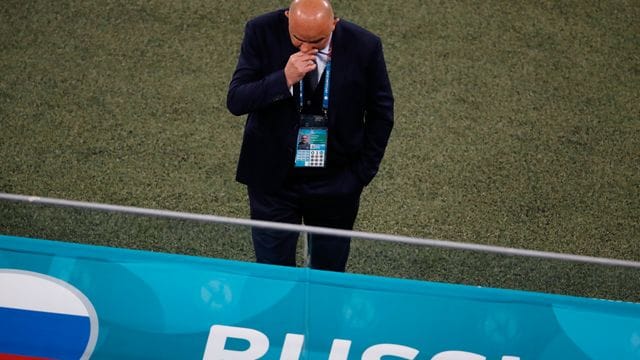 War nach Russlands Pleite gegen Belgien mächtig angesäuert: Trainer Stanislaw Tschertschessow.