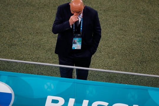 War nach Russlands Pleite gegen Belgien mächtig angesäuert: Trainer Stanislaw Tschertschessow.