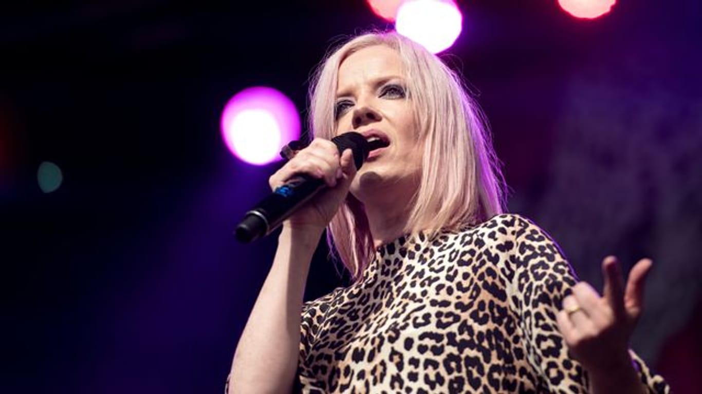 Shirley Manson, Sängerin der Band Garbage, bei einem Konzert in München 2016.