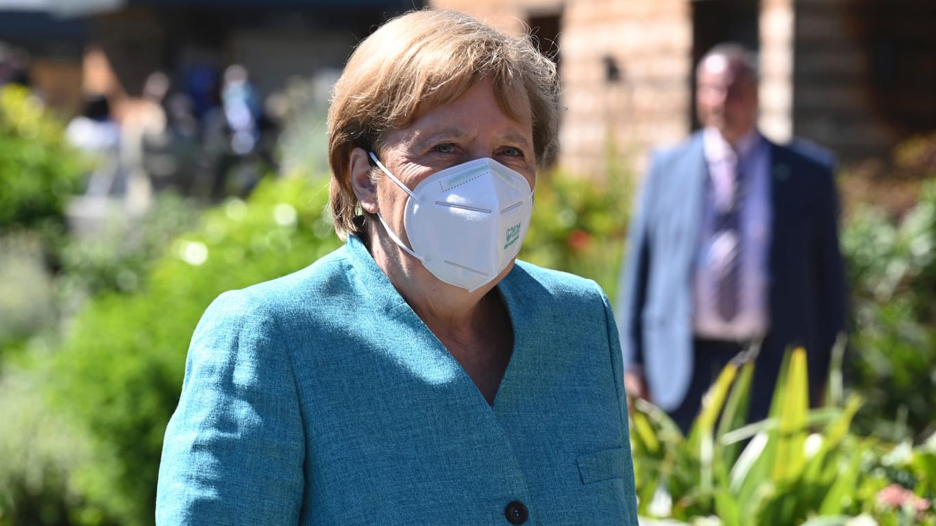 Angela Merkel beim G7-Gipfel in Cornwall: Die Industriestaaten haben sich auf das Spenden von Impfstoffdosen verständigt.