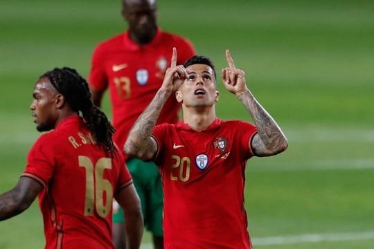 Wurde positiv auf Corona getestet: Portugals João Cancelo.