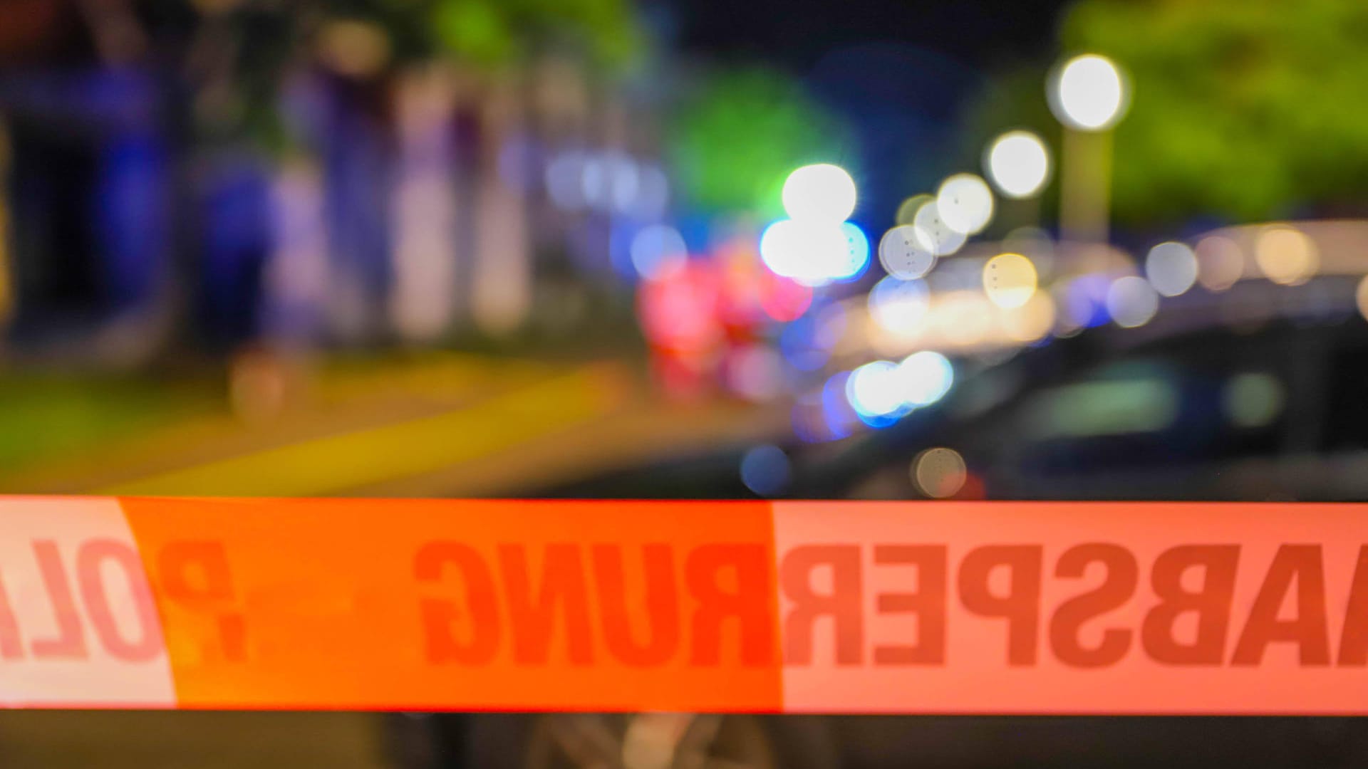 Ein Absperrband der Polizei (Symbolbild): Eine Mordkommission ermittelt. Ein Absperrband der Polizei (Symbolbild): Eine Mordkommission ermittelt.