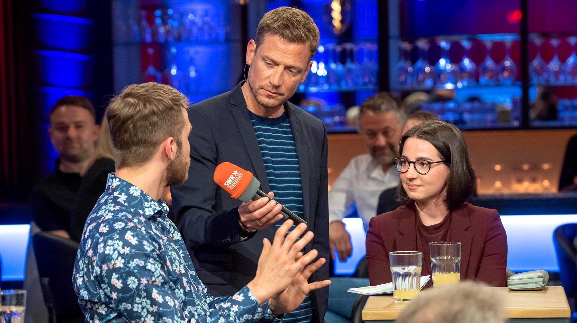 "Mal ehrlich ..." mit Florian Weber: Im Mittelpunkt des Politiktalks stehen Bürgerinnen und Bürger aus dem Südwesten, die zum jeweiligen Thema mit ihren Sichtweisen einen Praxis-Check vornehmen.