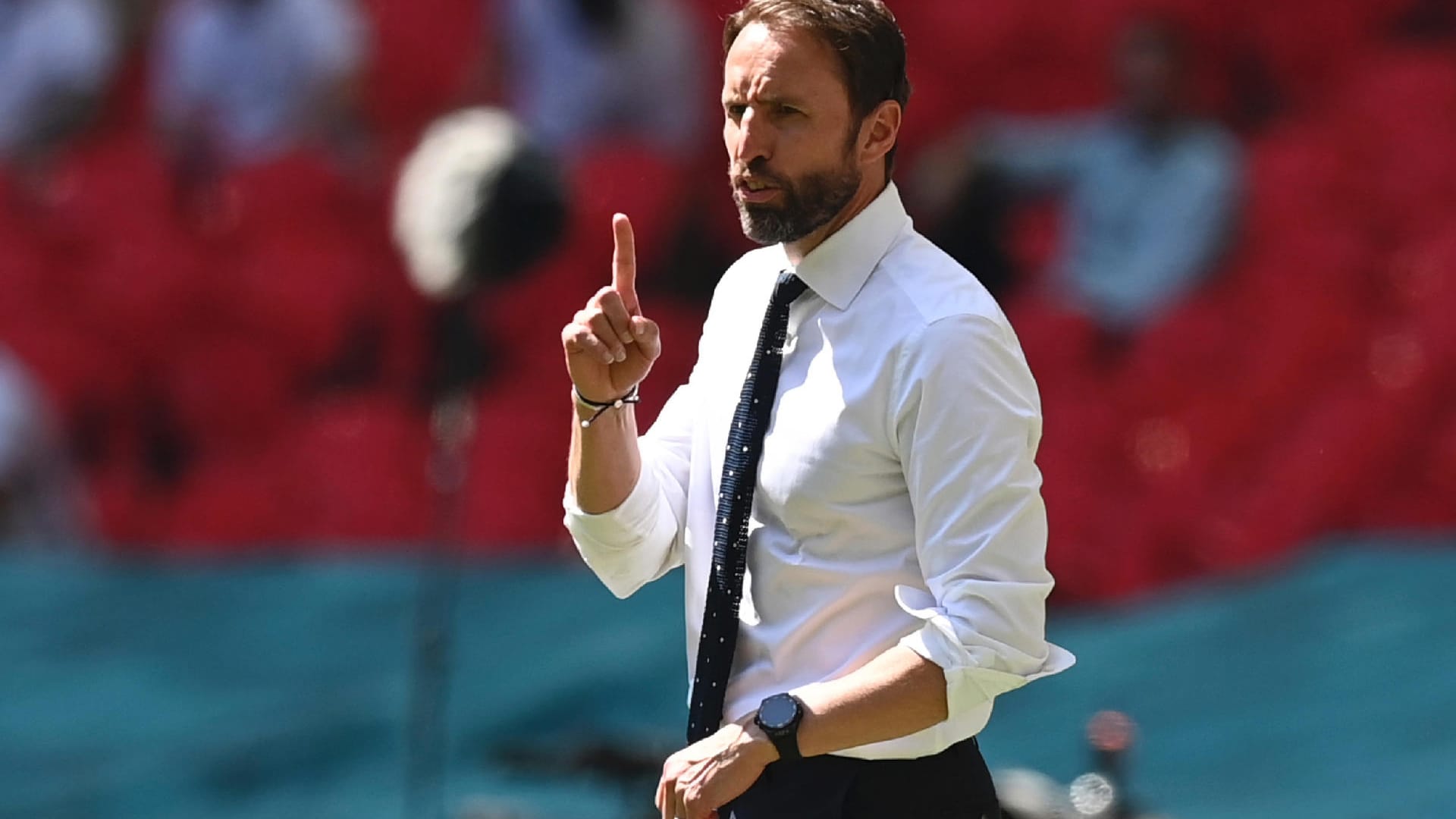 Ein Tor: Englands Trainer Gareth Southgate gibt seiner Mannschaft Anweisungen.