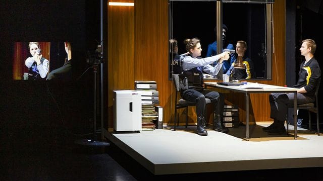 "NSU 2.0" im Frankfurter Schauspielhaus "NSU 2.0" im Frankfurter Schauspielhaus