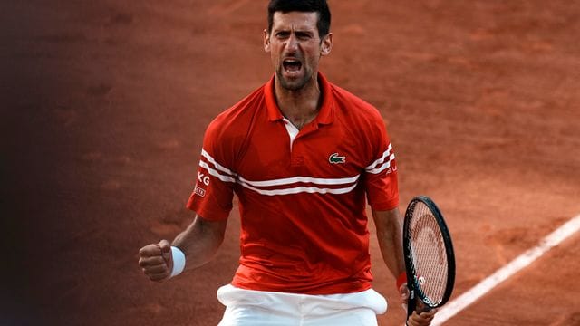 Novak Djokovic lag im French-Open-Finale bereits mit 0:2 in Sätzen hinten. Novak Djokovic lag im French-Open-Finale bereits mit 0:2 in Sätzen hinten.