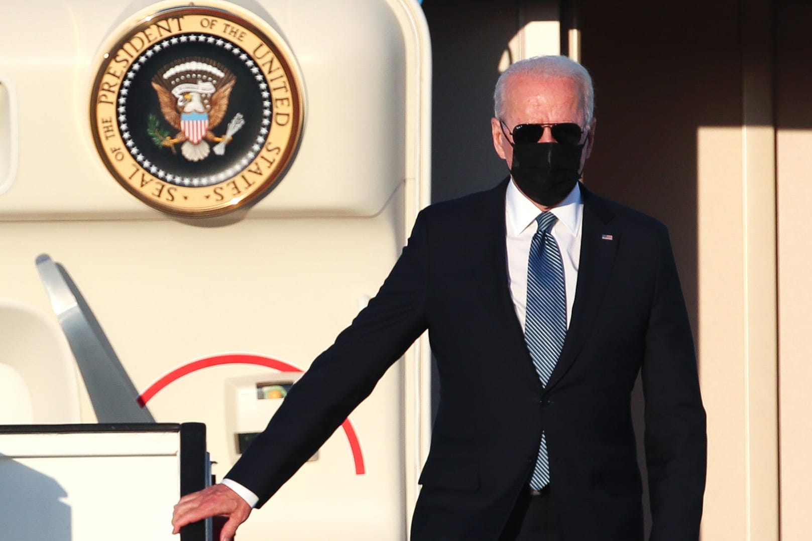 Joe Biden bei seiner Ankunft in Brüssel: In seiner Rolle als neuer US-Präsident nimmt Biden erstmals am Gipfel der Nato teil.