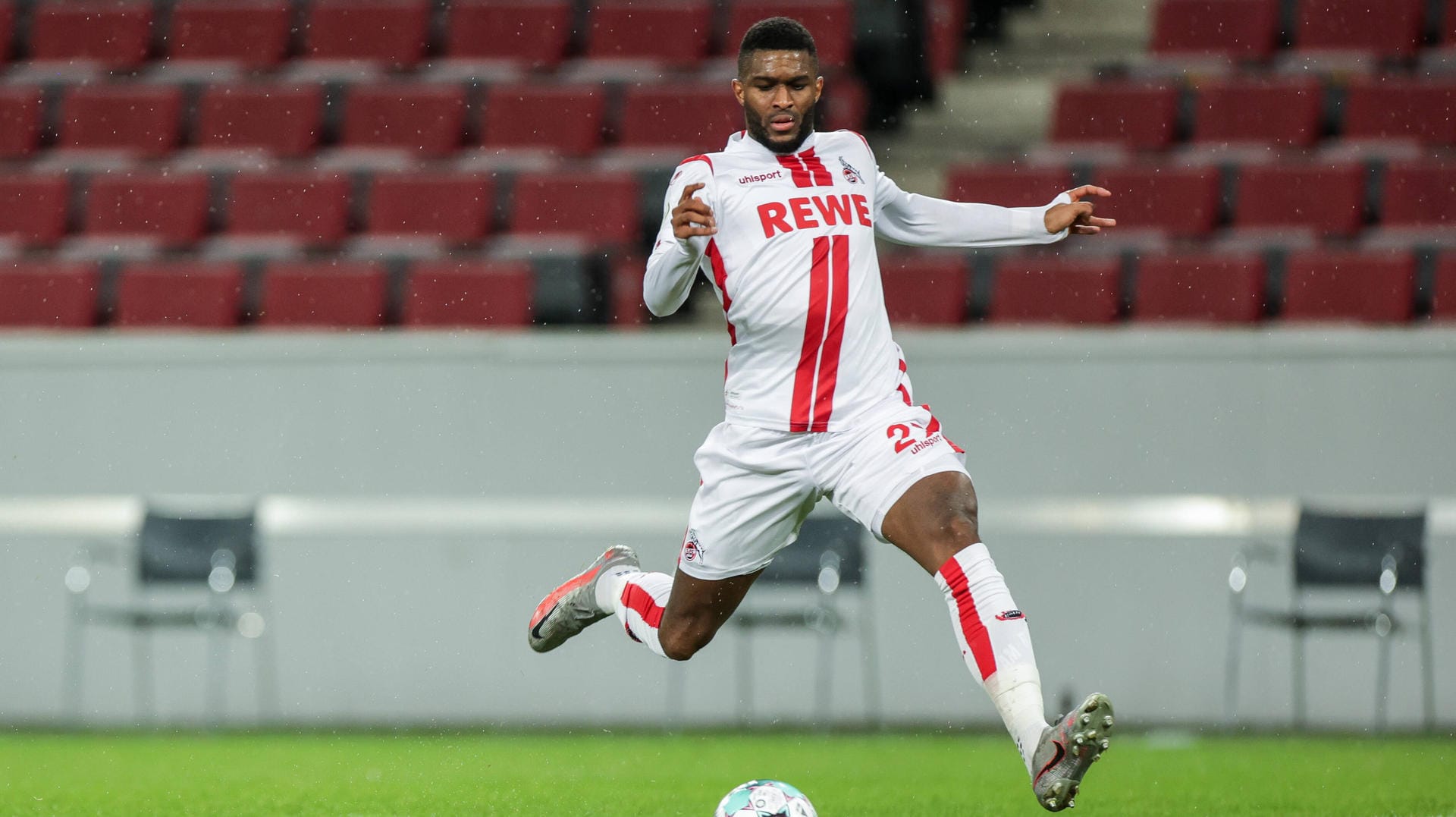 Anthony Modeste beim Spiel 1. FC Köln gegen VfL Osnabrück im RheinEnergieStadion (Archivfoto): Der Franzose wird wohl beim FC bleiben.