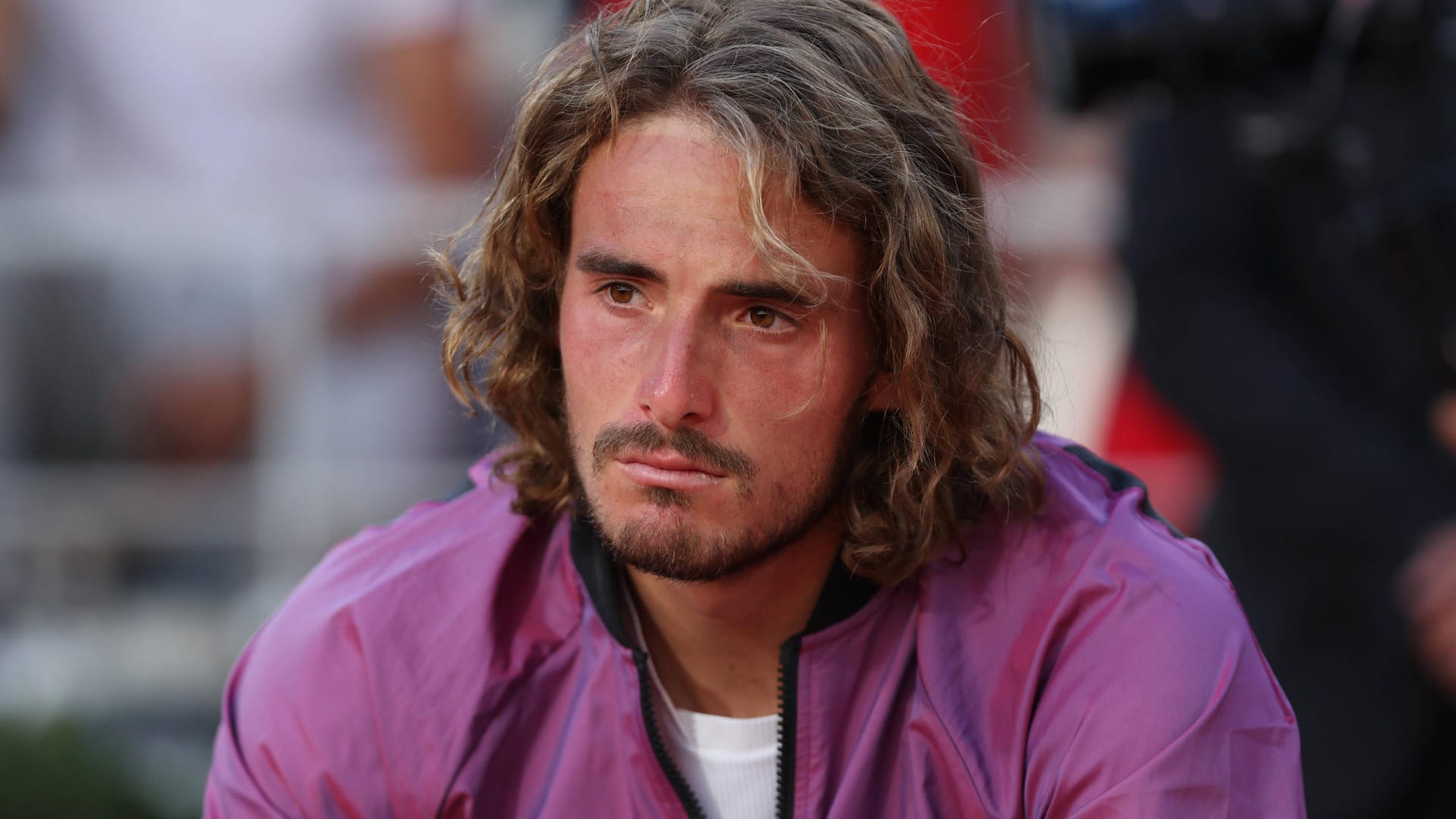 Stefanos Tsitsipas: Der griechische Tennisspieler hat kurz vor dem Finale der French Open seine Oma verloren.