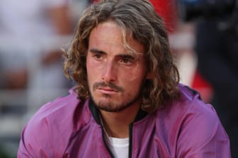 Stefanos Tsitsipas: Der griechische Tennisspieler hat kurz vor dem Finale der French Open seine Oma verloren.