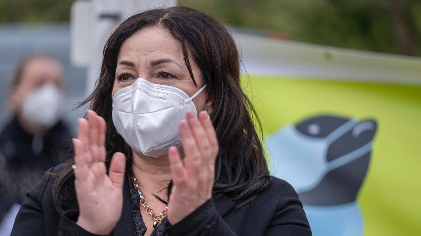 Dilek Kalayci: Die Senatorin für Gesundheit plädiert für ein Ende der Maskenpflicht unter freiem Himmel.