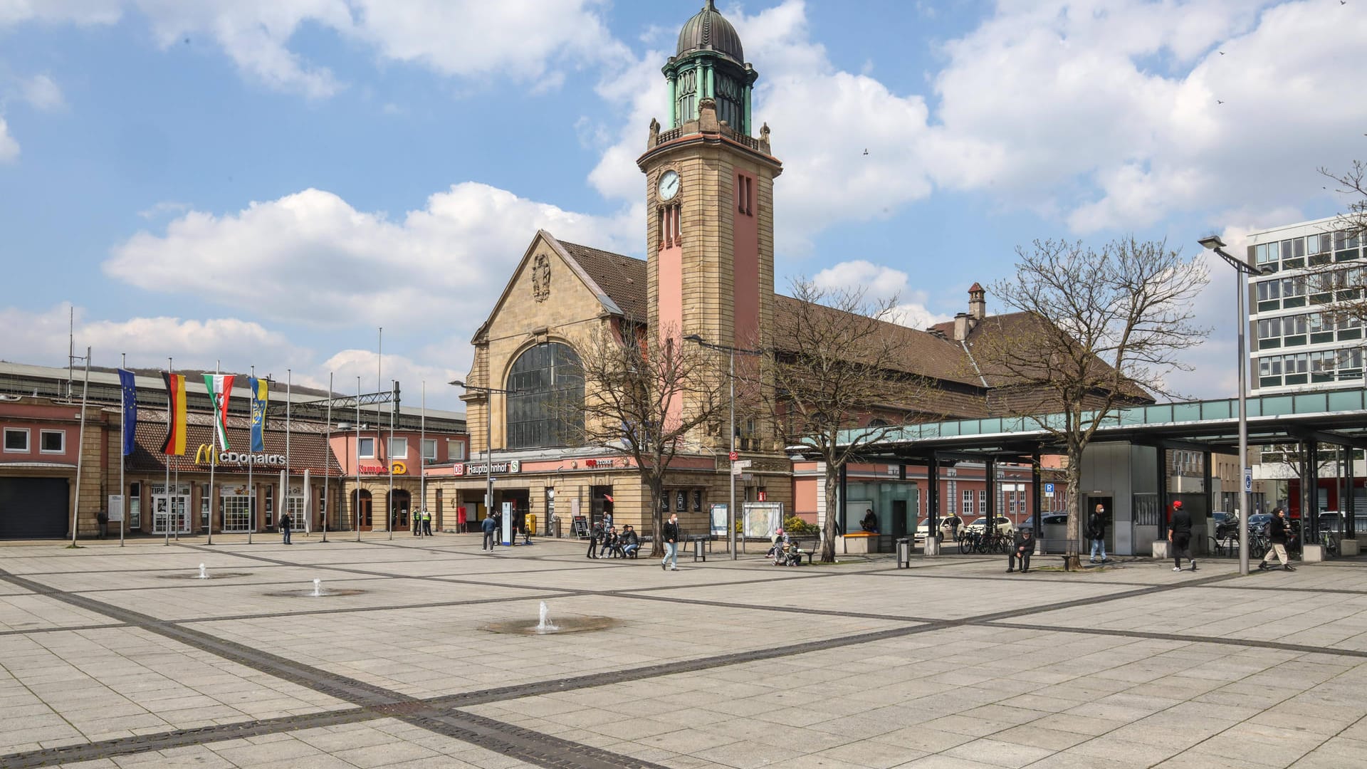 Blick vom Berliner Platz auf den Hauptbahnhof (Symbolbild): Am Wochenende gab es hier Streit zwischen mehreren Personen.