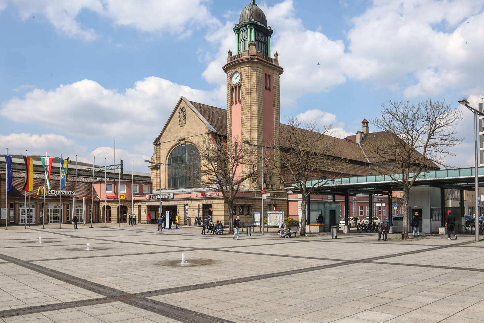 Blick vom Berliner Platz auf den Hauptbahnhof (Symbolbild): Am Wochenende gab es hier Streit zwischen mehreren Personen.