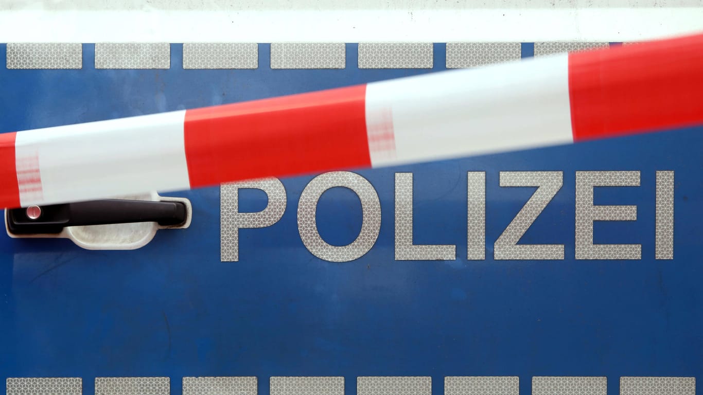 Polizeieisatz in Berlin: Ein Mann hatte Kinder mit einer Waffe bedroht.