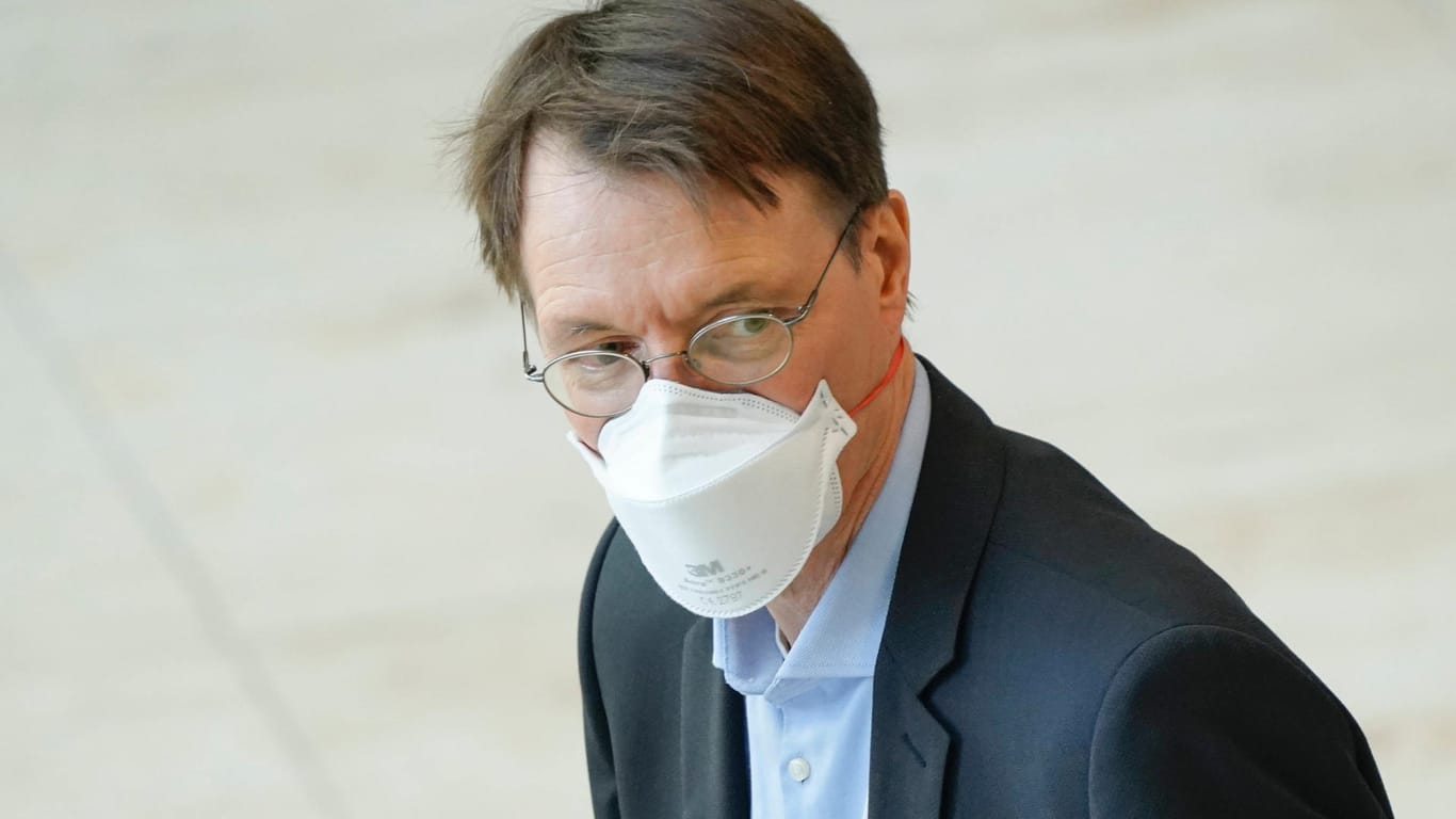 Karl Lauterbach im Bundestag (Archivbild): Der SPD-Politiker besuchte eine Brennpunktimpfung in seinem Wahlkreis.