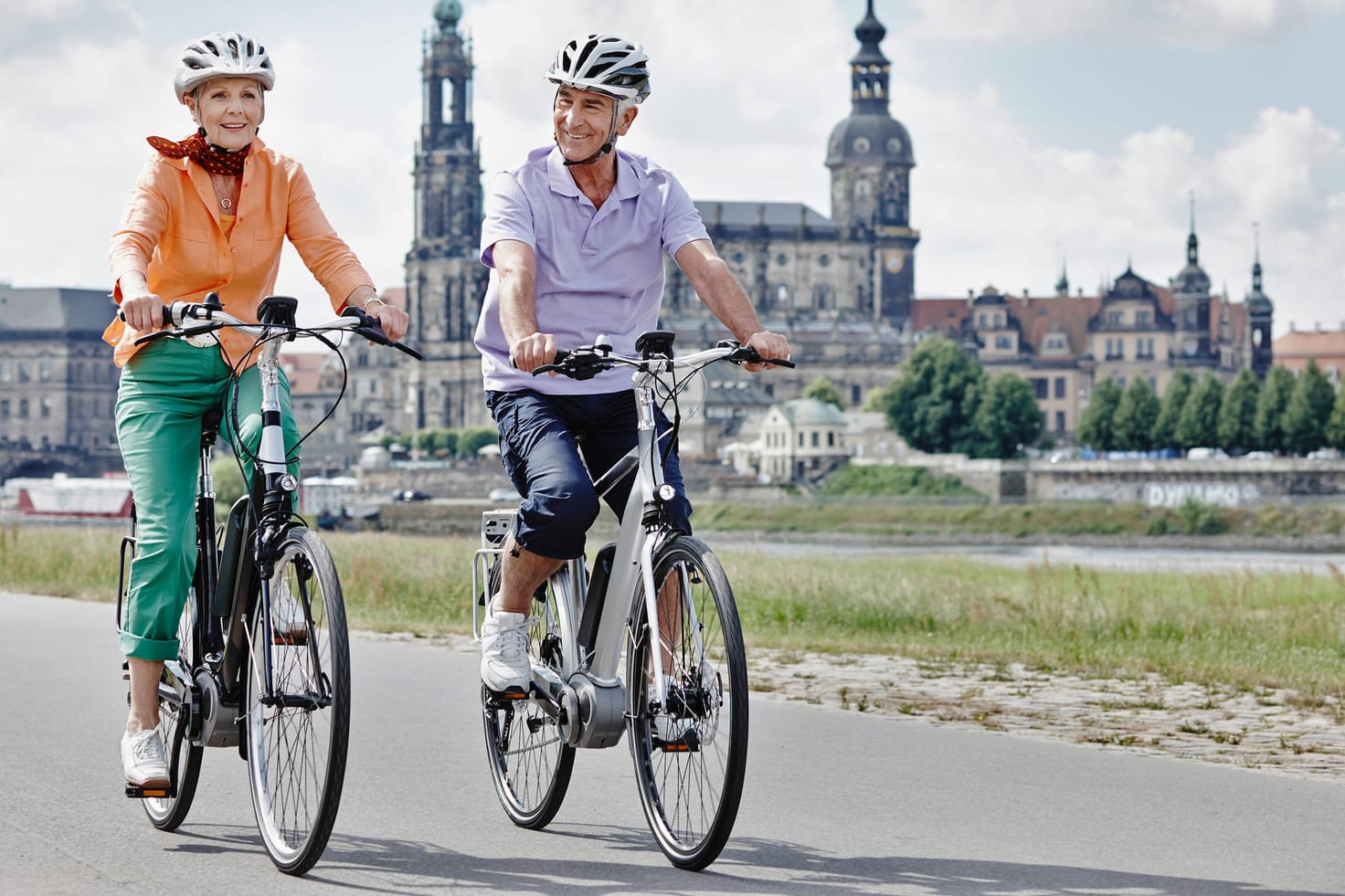 Ausfahrt mit dem E-Bike: Gerade im Sommer entlastet der Motor den Fahrer. Aber dem E-Bike selbst bekommt die Hitze nicht gut.