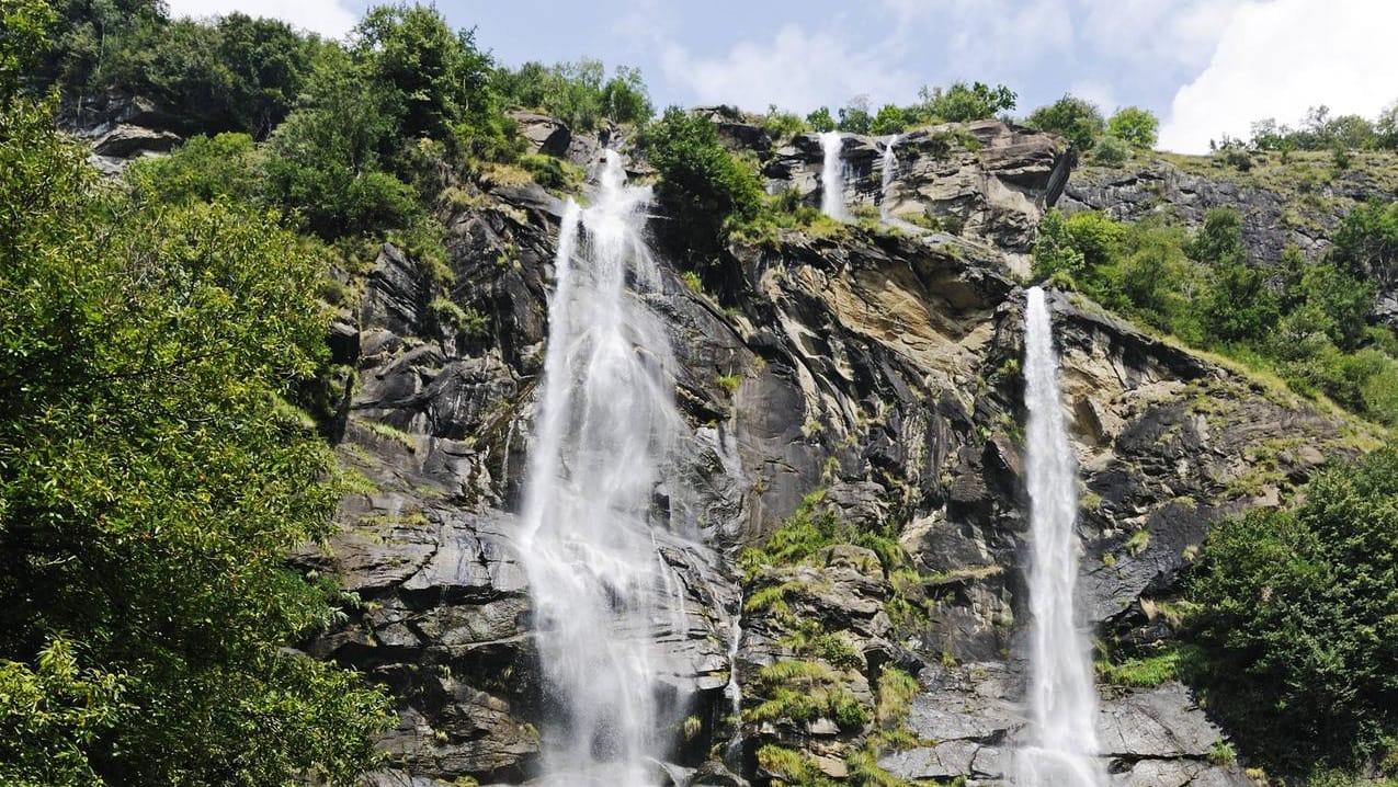 Wasserfall von Acqua Fraggia: Augenzeugen des Unglücks riefen sofort die Bergrettung. Wasserfall von Acqua Fraggia: Augenzeugen des Unglücks riefen sofort die Bergrettung.