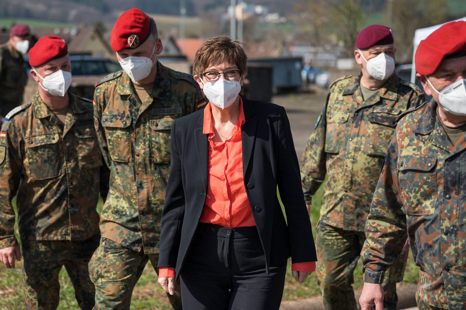 Verteidigungsministerin Annegret Kramp-Karrenbauer: "Was immer passiert ist, ist in keiner Weise akzeptabel. Es wird mit aller Härte verfolgt und bestraft werden."