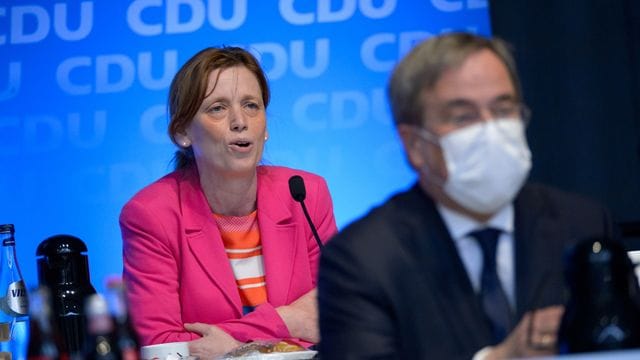 Karin Prien spricht