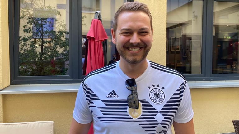 Henrik (29): Der Deutschland-Fan traut dem Team um Jogi Löw einiges zu.