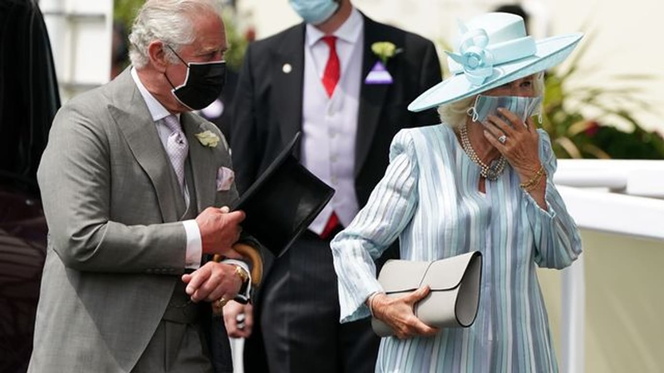 Der britische Prinz Charles und seine Frau Camilla bei der Ankunft in Ascot.