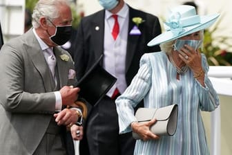 Der britische Prinz Charles und seine Frau Camilla bei der Ankunft in Ascot.