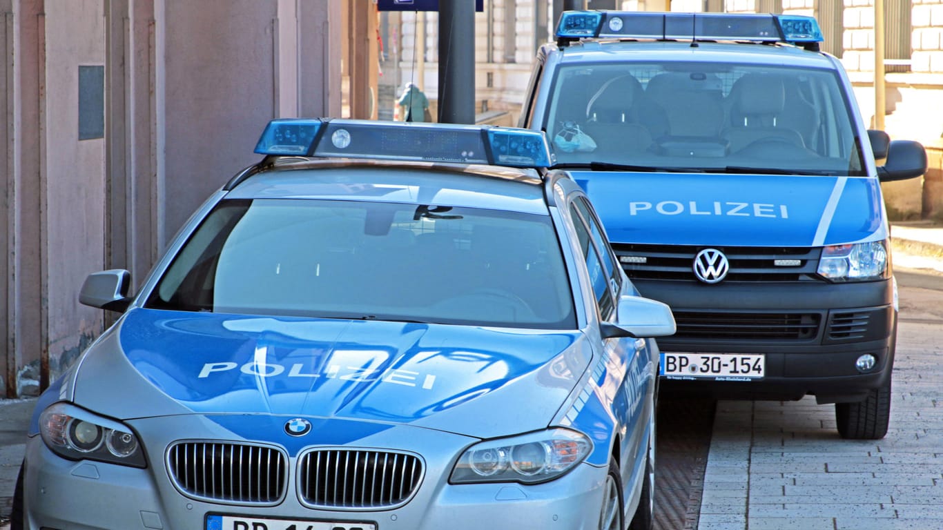 Fahrzeuge der Bundespolizei: Deutschlandweit gab es Razzien.
