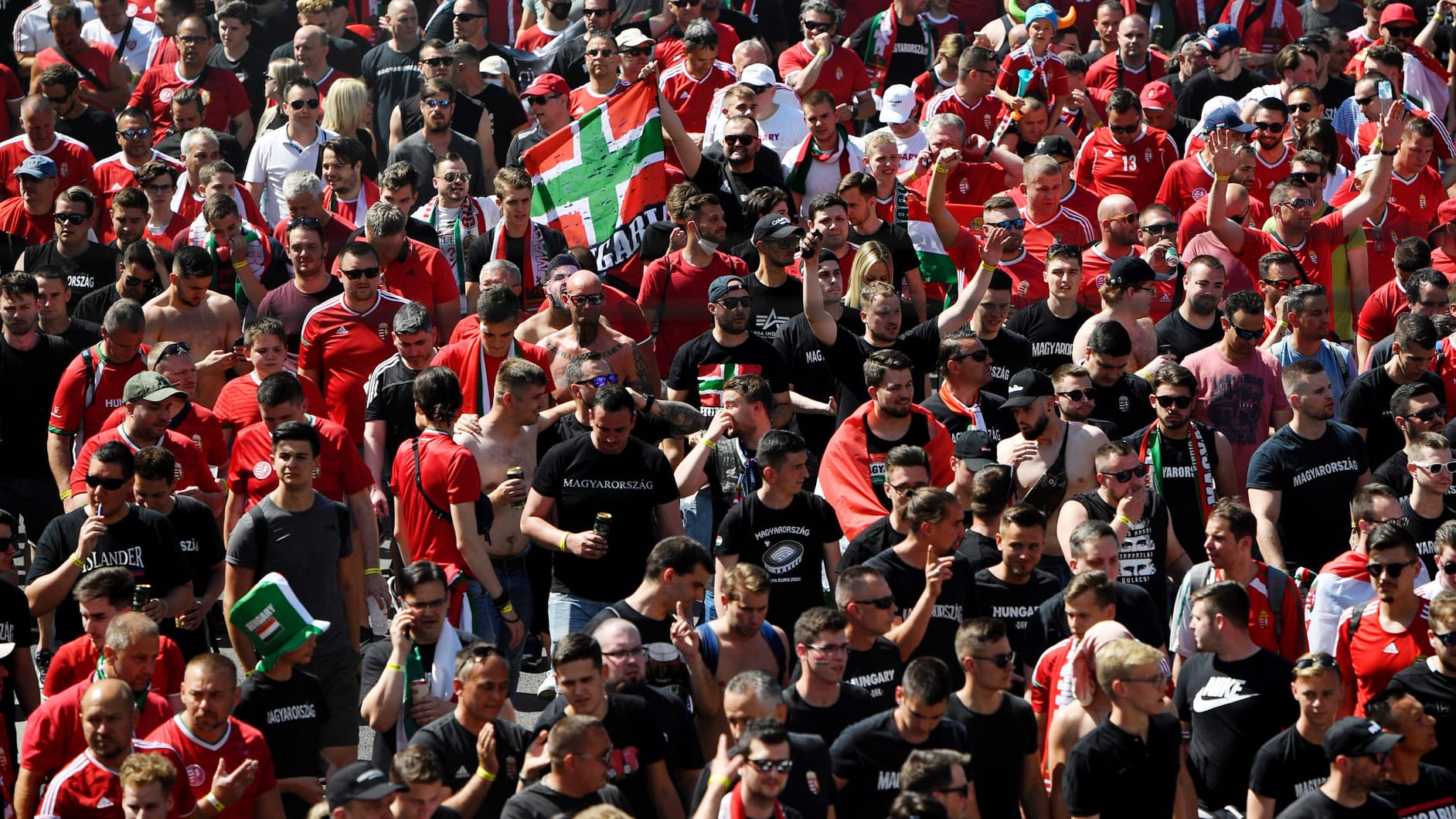 Als hätte es die Corona-Pandemie nie gegeben: Fans in Budapest.