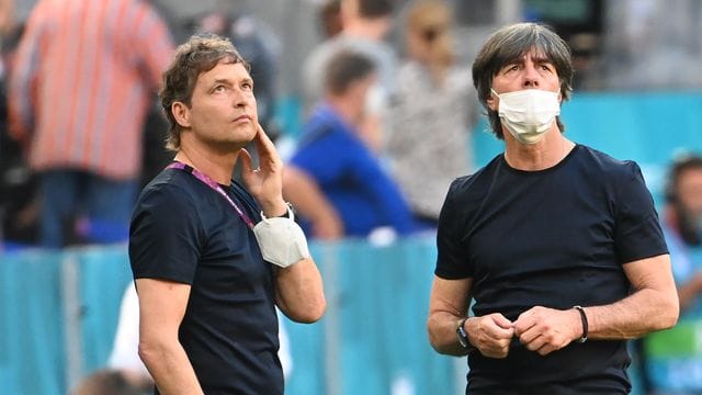 Bietet gegen Weltmeister Frankreich exakt jene Formation auf, die im letzten Testspiel gegen Lettland mit 7:1 gewonnen hatte: Joachim Löw.