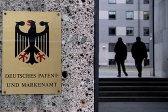 Ob eine Arbeitnehmererfindung einen Patentschutz erhalten kann, prüft das Deutschen Patent- und Markenamt in einem mehrstufigen Verfahren.