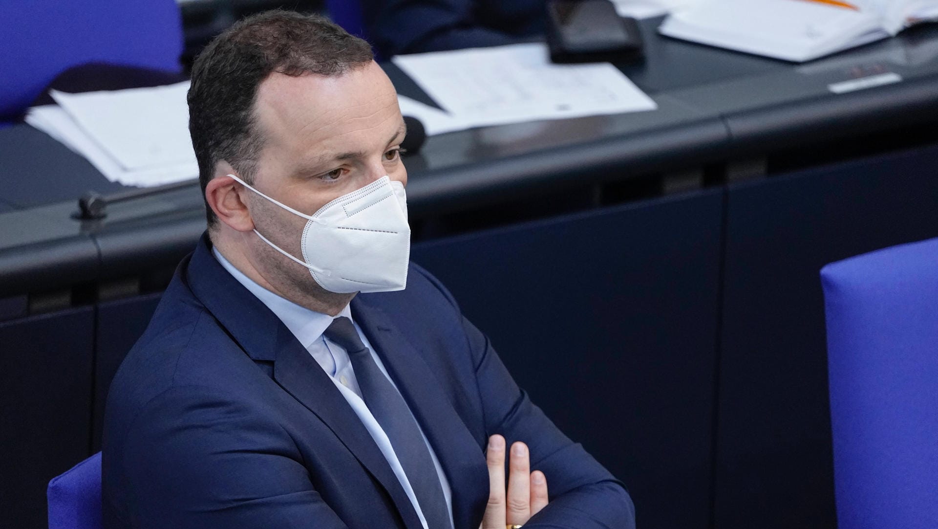 Jens Spahn: Der Gesundheitsminister will die Vergütung für Apotheken für den digitalen Impfpass senken.