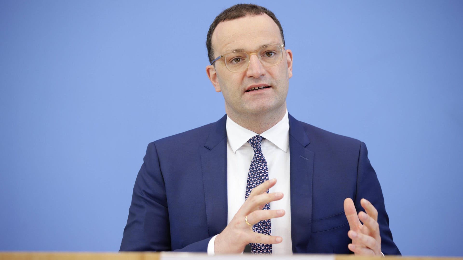Bundesgesundheitsminister Jens Spahn: Die Impfzentren sollten nur eine Übergangslösung sein. Bundesgesundheitsminister Jens Spahn: Die Impfzentren sollten nur eine Übergangslösung sein.