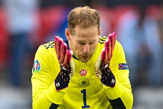 Ungarns Torhüter Peter Gulacsi kassierte drei Gegentore gegen Portugal.