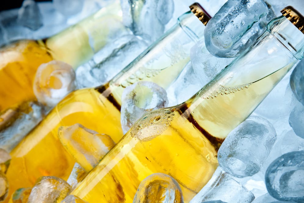 Ein kühles Bier ist im Sommer ein Muss: Diese Bierkühler sorgen für kalten Genuss.