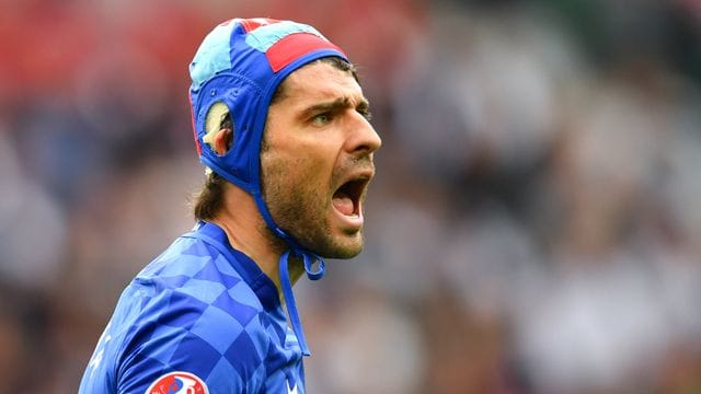 Vedran Corluka erinnerte sich an seinen Kopfschutz bei der EM 2016.