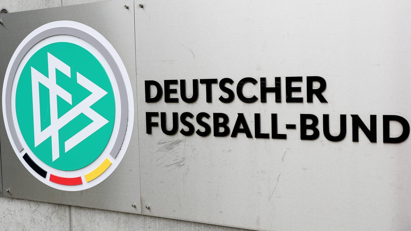 Schild an der DFB-Zentrale in Frankfurt: Es gibt neues Chaos beim Verband.